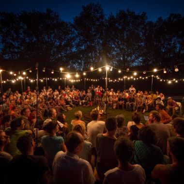 Street theater - Compagnie OpUS - La Veillée